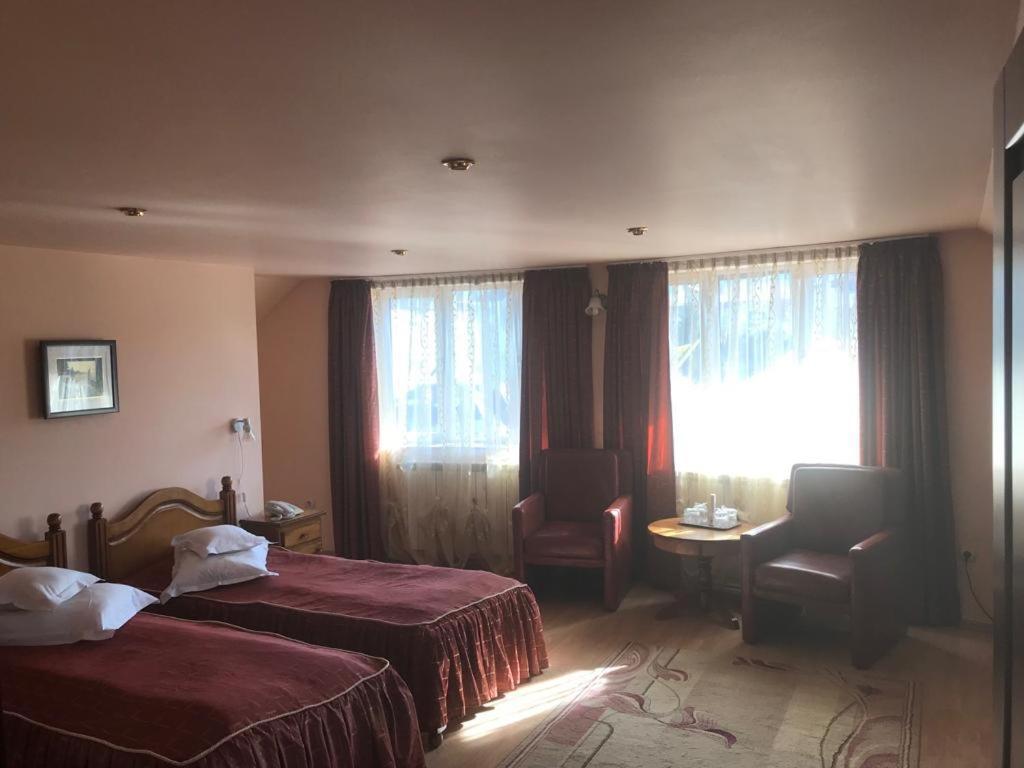 Hotel Cosmos Câmpulung Moldovenesc Eksteriør bilde
